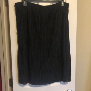 Avenue black skirt with small pleats size 22/24 - MOVING SALE $5 all skirts